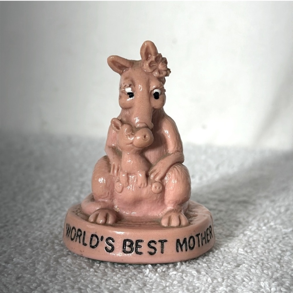 Vintage 1975 Russ Berrie Worlds Best Mother Kangaroo Figurine